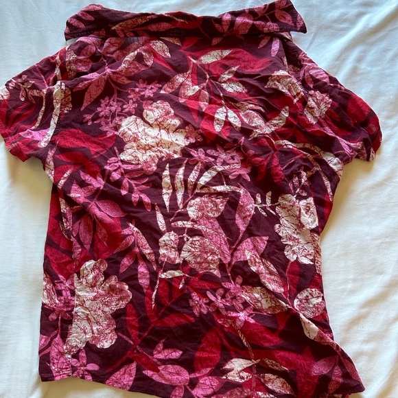 Red Floral Button-Down Blouse - Picture 2 of 3